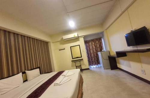 Lat Krabang Hotel | 26 m² Hotel ∙ 2 guests