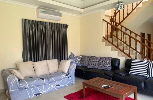 Jomtien House | 274 m² House ∙ 5 bedrooms ∙ 14 guests