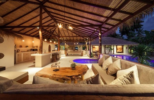 Hin Hong Villa | 2800 m² Villa ∙ 8 bedrooms ∙ 16 guests