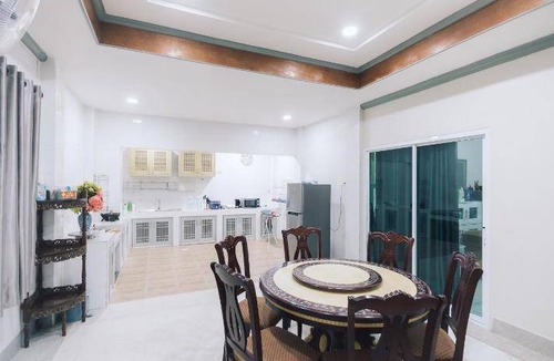 Hat Yai House | 292 m² House ∙ 4 bedrooms ∙ 22 guests