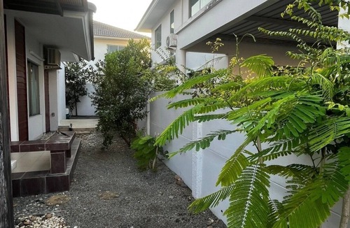 Bang Lamung House | 3-bedroom 2 story house in Pattaya , Thailand with AC, WiFi. Relax and unwind
