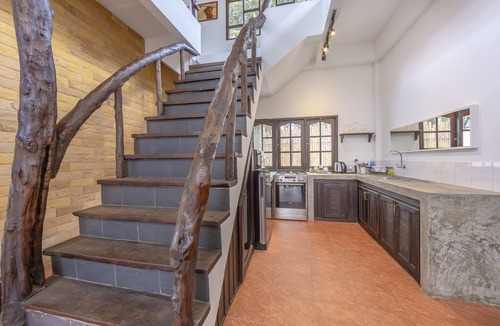 Koh Tao House | 3 Bedroom Stunning Two-story Private Pool Villa . Walk to the beach!