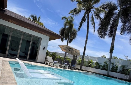 Cherngtalay Villa | 3 BR Pool Villa - Daily Cleaning - Walk to Bangtao Beach, Shops and Restaurants