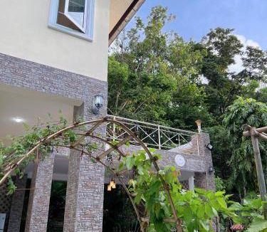 Si Racha Villa | 30 m² Villa ∙ 3 bedrooms ∙ 14 guests