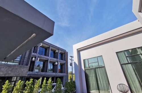 Hat Chao Samran Hotel | 33 m² Hotel ∙ 3 guests