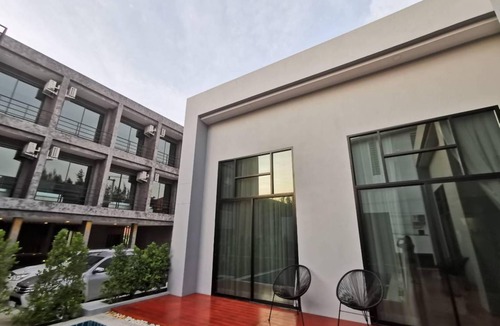 Hat Chao Samran Hotel | 33 m² Hotel ∙ 3 guests