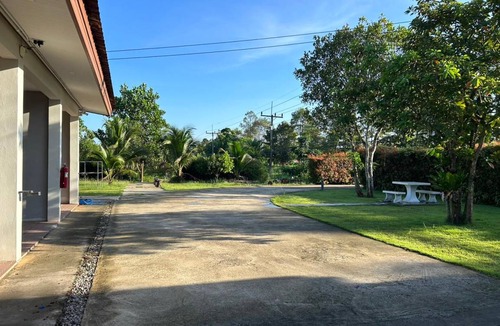 Tha Chana Hotel | 35 m² Hotel ∙ 2 guests