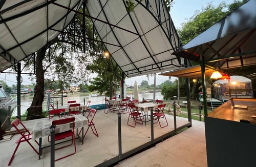 Samphao Lom Hotel | 36 m² Hotel ∙ 2 guests