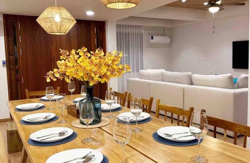 Khlong Toei Nuea House | 360 m² House ∙ 6 bedrooms ∙ 13 guests