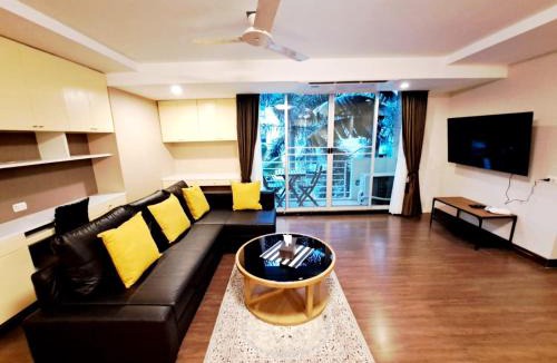 Khlong Toei Nuea House | 3B-Short-term rental allowed-2BRs Downtown Bangkok