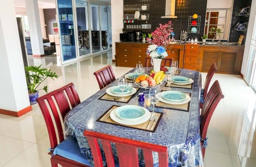 Old City House | ⋆★3BR Home ★⋆City center ❤ ping pong & pool table - Great Location!