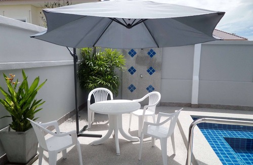 Bang Sare Villa | 4 bedroom Close To All Attractions and 1km from cartoon network waterpark