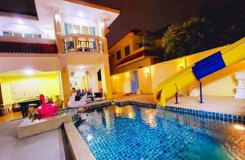 Na Kluea Villa | 4 Bedroom Villa With Private Pool/ Walking Street 10 Minutes Ride Away!