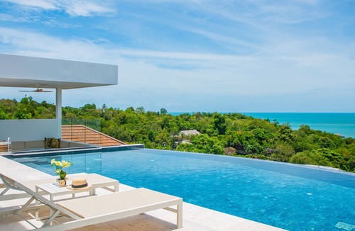 Choeng Mon Villa | 4 BR Sea View Private Pool Villa Short Walk to Choeng Mon Beach