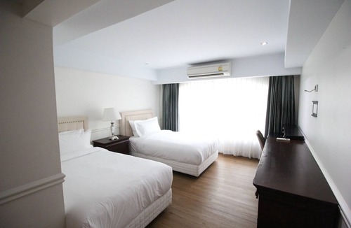 Chan Kasem Hotel | 400 m. from BTS Senanikom! - Sasha Service Apartment starts at 1000 thb/night