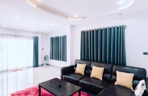 Khlong Hae House | 400 m² House ∙ 3 bedrooms ∙ 8 guests