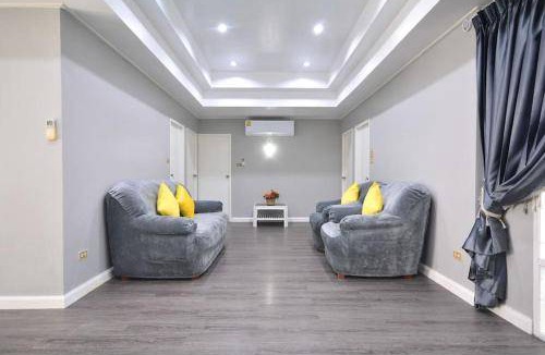 Jomtien House | 400 m² House ∙ 5 bedrooms ∙ 11 guests