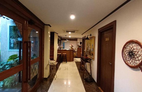 Bang Phlat Hotel | 45 m² Hotel ∙ 9 guests