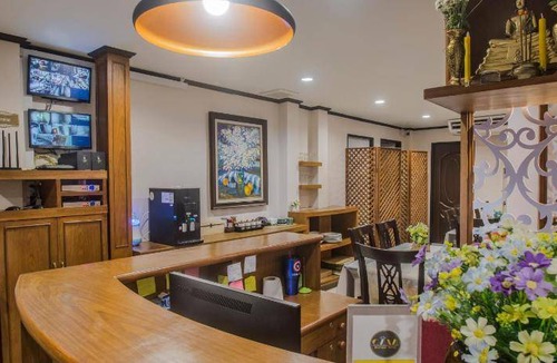 Bang Phlat Hotel | 45 m² Hotel ∙ 9 guests