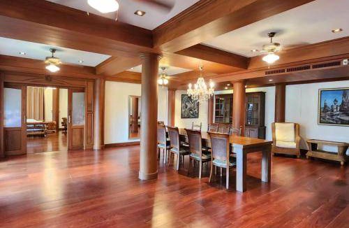 Huai Yai Villa | 465 m² Villa ∙ 10 bedrooms ∙ 25 guests