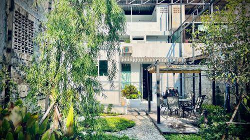 Khon Kaen Hotel | 48 m² Hotel ∙ 2 guests