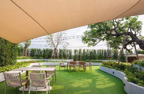 Lat Yao Condo | 5 minutes to Kasetsart University, 20 minutes to Siam Paragon.