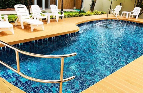 Rangsit Hotel | 50 m² Hotel ∙ 9 guests