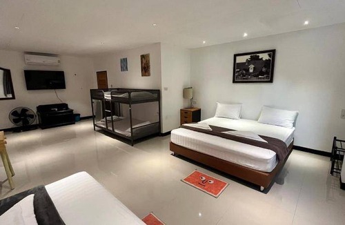 Phra Pradaeng Hotel | 500 m² Hotel ∙ 10 bedrooms ∙ 30 guests