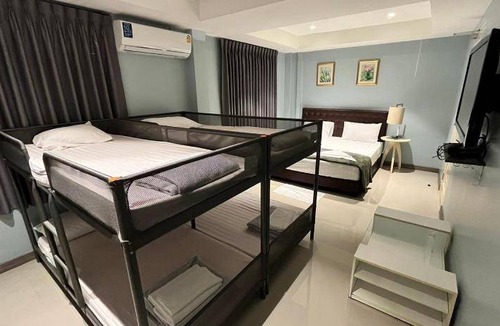 Phra Pradaeng Hotel | 500 m² Hotel ∙ 10 bedrooms ∙ 30 guests
