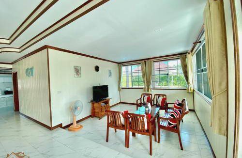 Kram House | 500 m² House ∙ 4 bedrooms ∙ 10 guests