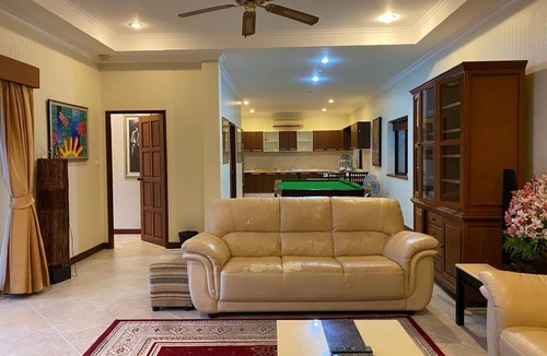 Pratumnak Hill Villa | 500 m² Villa ∙ 5 bedrooms ∙ 16 guests