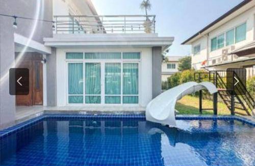 Bang Lamung House | 504 m² House ∙ 4 bedrooms ∙ 12 guests