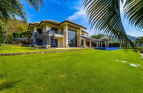 Hin Lek Fai Villa | 545 m² Villa ∙ 5 bedrooms ∙ 8 guests