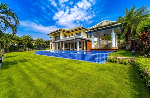Hin Lek Fai Villa | 545 m² Villa ∙ 5 bedrooms ∙ 8 guests