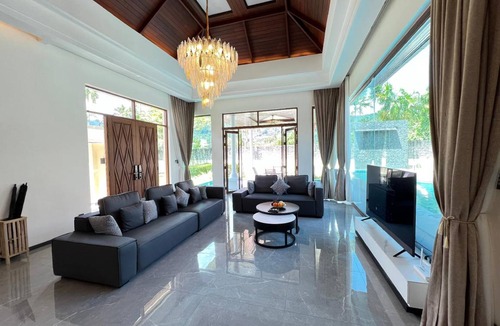 Bang Tao Villa | 547 m² Villa ∙ 2 bedrooms ∙ 4 guests