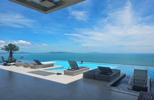 South Pattaya Apartment | 59th Floor Best Infinity Pool 5 Star Room At Beach