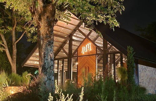 Nakhon Ratchasima Hotel | 60 m² Hotel ∙ 4 guests