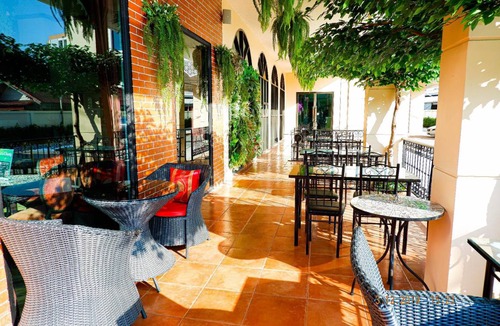 Mak Khaeng Hotel | 60 m² Hotel ∙ 6 guests