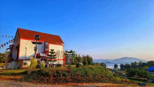 Song Phi Nong House | 70 m² House ∙ 2 bedrooms ∙ 4 guests