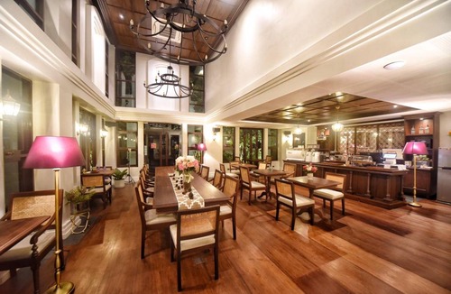 Nong Pa Khrang Hotel | 75 m² Hotel ∙ 4 guests