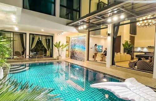 Khlong Tan Nuea Villa | 800 m² Villa ∙ 7 bedrooms ∙ 19 guests