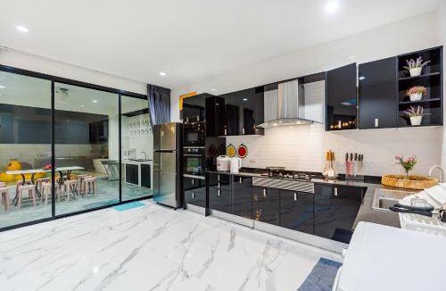 Hua Hin Villa | 850 m² Villa ∙ 5 bedrooms ∙ 30 guests