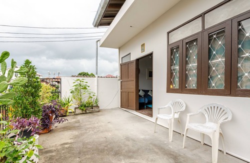 Old City Villa | 9 Pax Family Villa Mountain Sunset & temple views