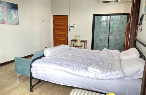 Nakhon Phanom House | 970 m² House ∙ 2 bedrooms ∙ 5 guests