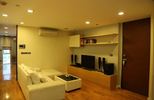 Silom Condo | A Spacious 1 Bedroom Condo in Bangkok CBD, 1 minute walk from Sky train