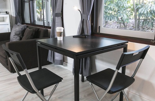 Samsen Nai Apartment | A Studio, 2 Beds, Free Wifi, 3 min to BTS Sanampao