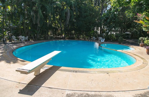 Samsen Nai Apartment | A Studio, 2 Beds, Free Wifi, 3 min to BTS Sanampao