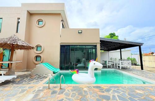 Saen Suk Villa | A1-Mountain View Private Pool Villa-บางแสน