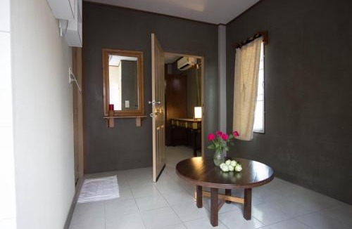 Bang Bua Thong Hostel | AA Garden Resort