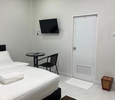 Sadao House | ADNA Single Room near Dannok 1 Mins to Lotus Sadao